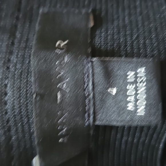 Ann Taylor Faux Leather leggings in black size 4 - Picture 3 of 10